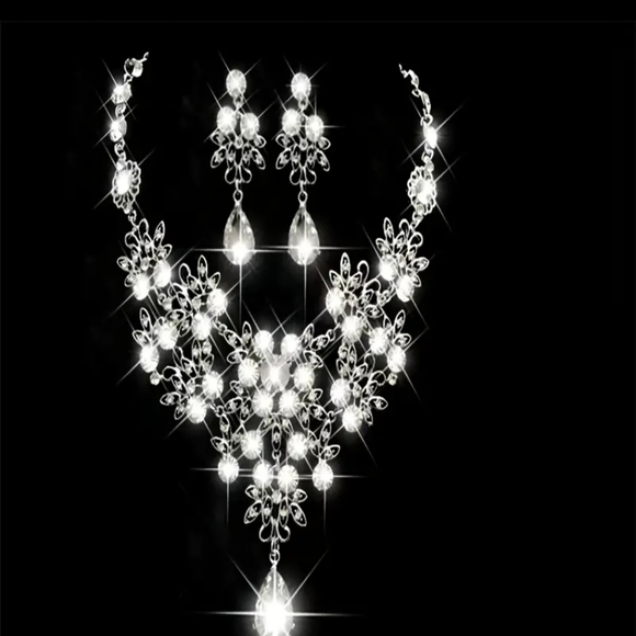 Necklace n earrings set - Picture 6 of 6